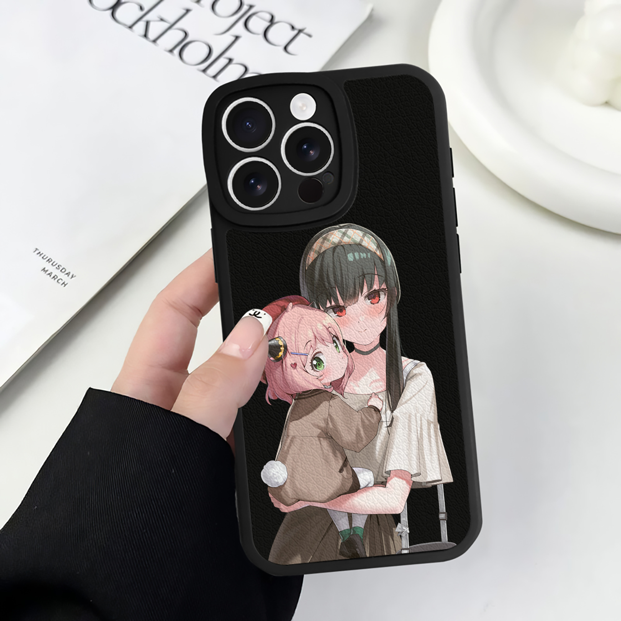 （画像用） SPY×FAMILY间谍家家酒 【iPhone 16シリーズ対応】シリコンスマホケース（レザー調） 材質：シリコン
